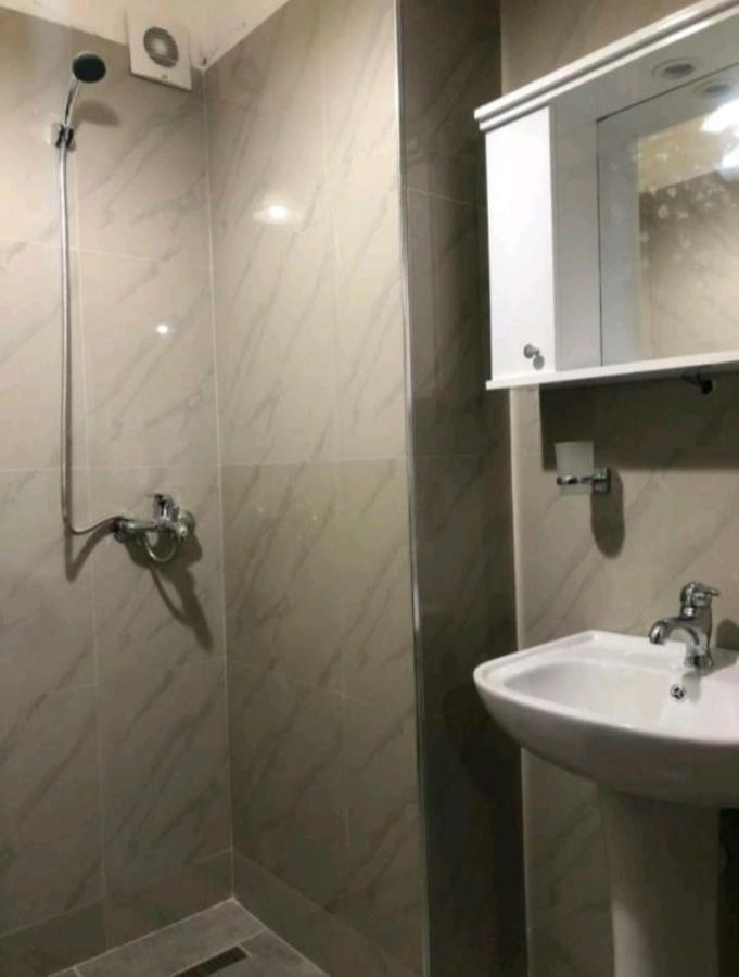 Miziriguesthouse จีโรคาสเตอร์ ภายนอก รูปภาพ