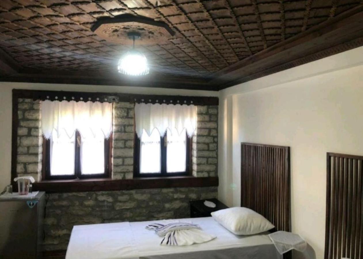 Miziriguesthouse จีโรคาสเตอร์ ภายนอก รูปภาพ