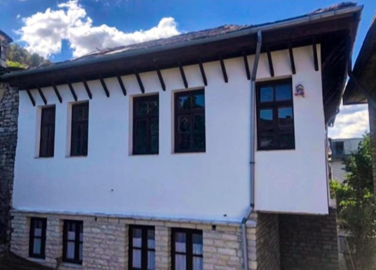 Miziriguesthouse จีโรคาสเตอร์ ภายนอก รูปภาพ