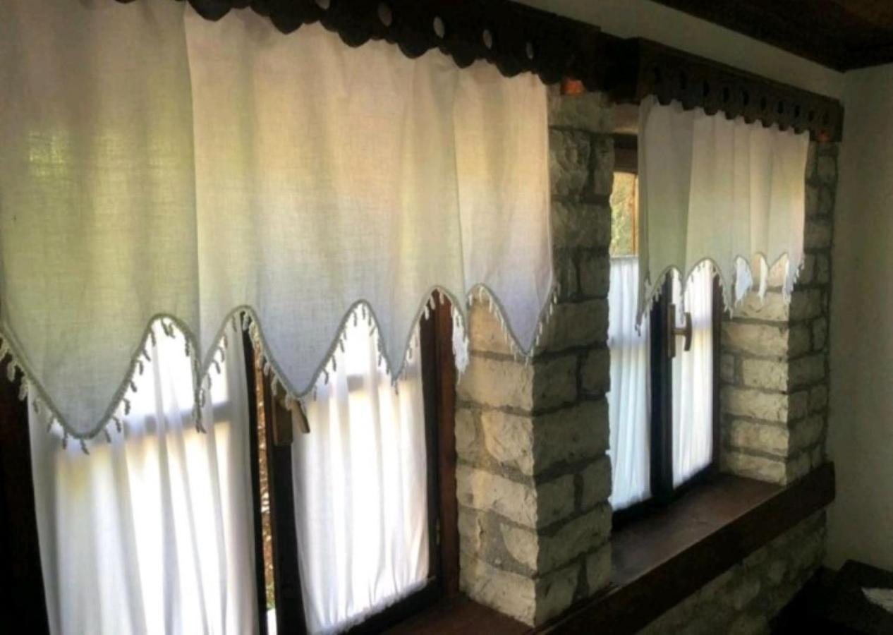 Miziriguesthouse จีโรคาสเตอร์ ภายนอก รูปภาพ