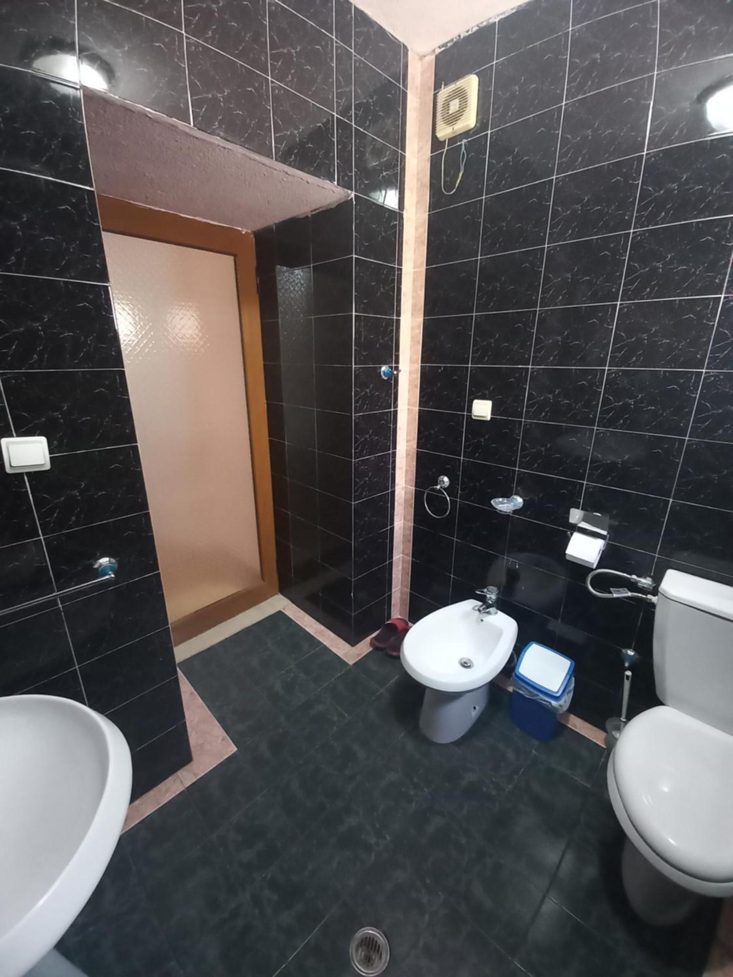 Miziriguesthouse จีโรคาสเตอร์ ภายนอก รูปภาพ