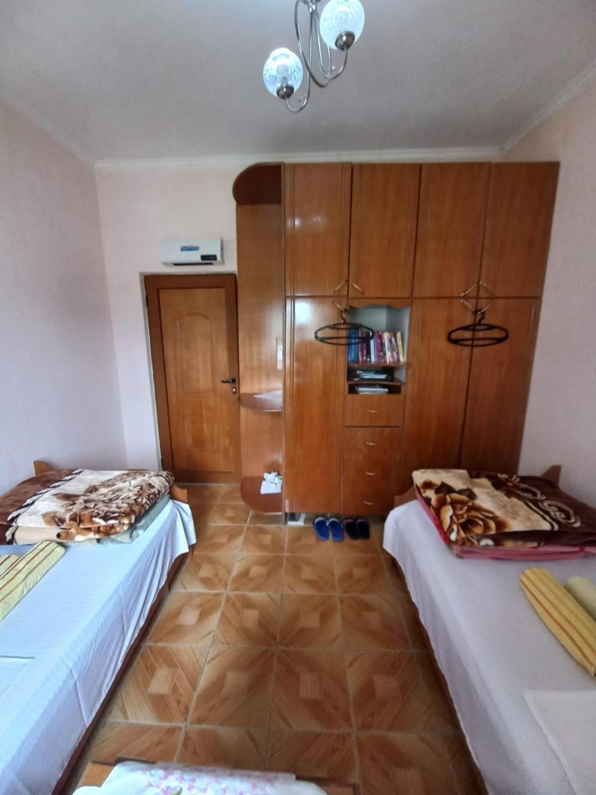 Miziriguesthouse จีโรคาสเตอร์ ภายนอก รูปภาพ